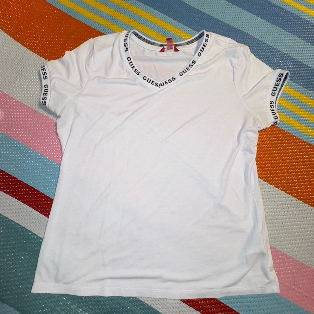 White GUESS classic logo t-shirt XL Check Photos For Small Stains Womens